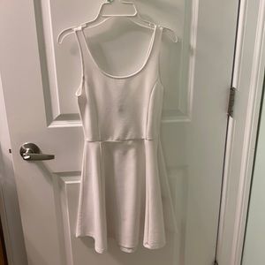 White skater dress from H&M size 2. Excellent condition